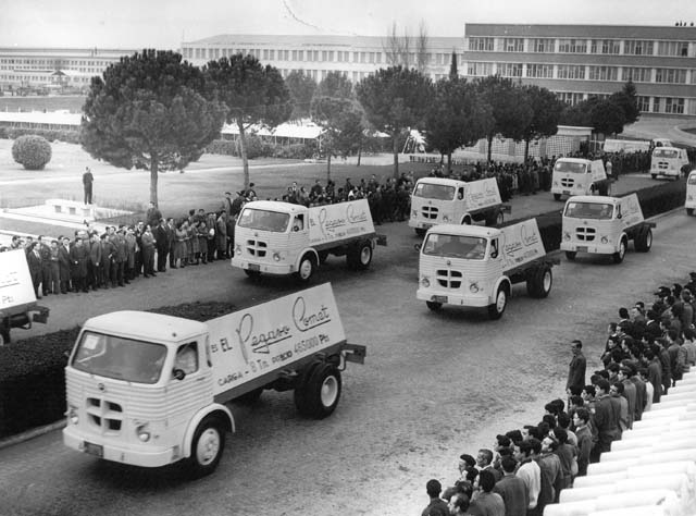 En 1961 una gran caravana promocional anunció la llegada de un superventas: El Pegaso Comet.